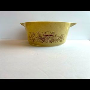 Vintage Pyrex 1qt. Casserole dish